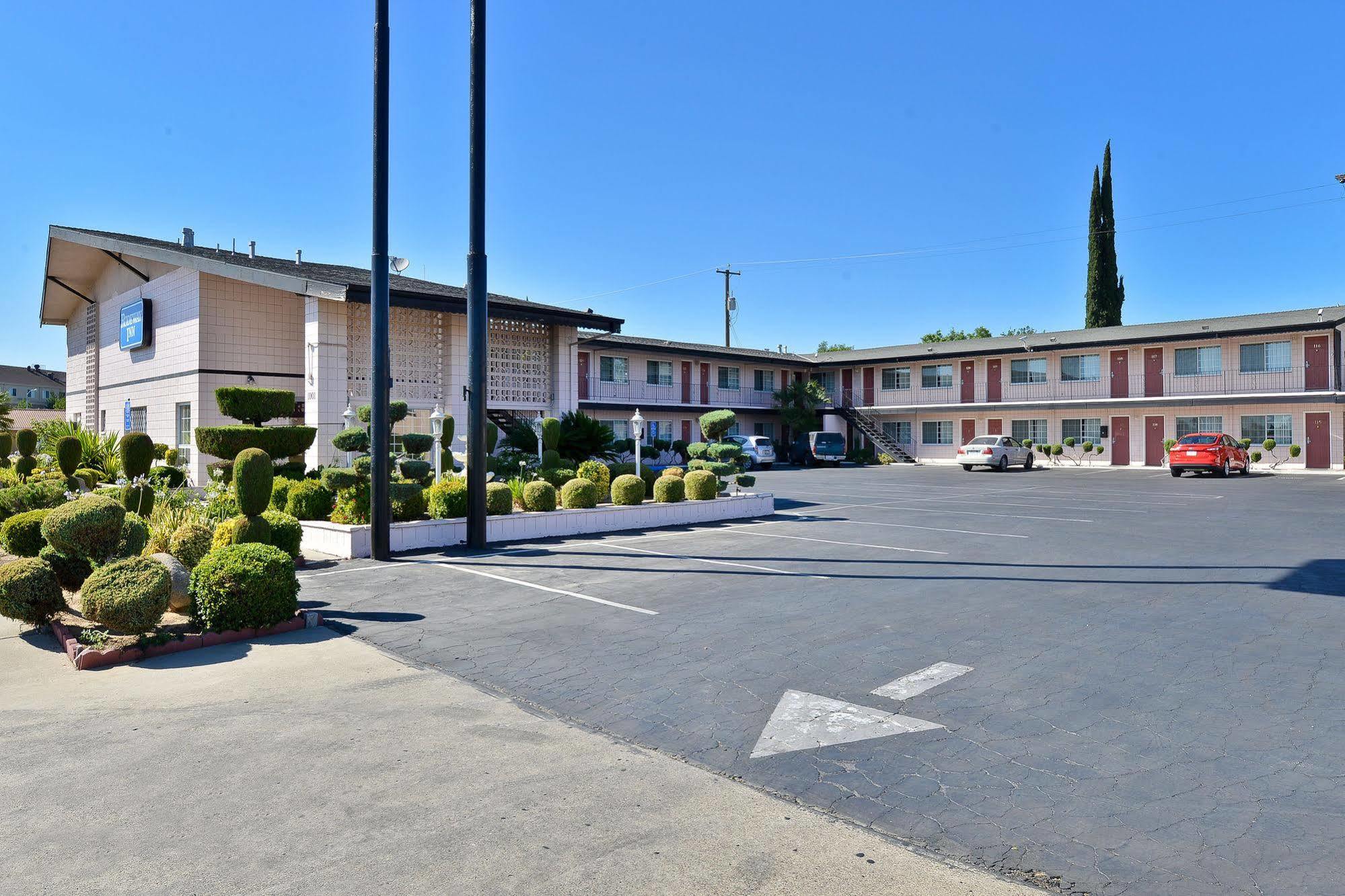 Rodeway Inn Near University-Gateway To Yosemite Merced Dış mekan fotoğraf