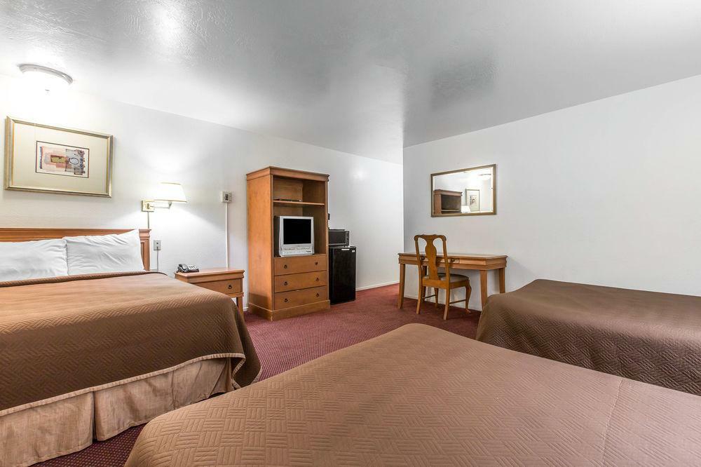 Rodeway Inn Near University-Gateway To Yosemite Merced Dış mekan fotoğraf