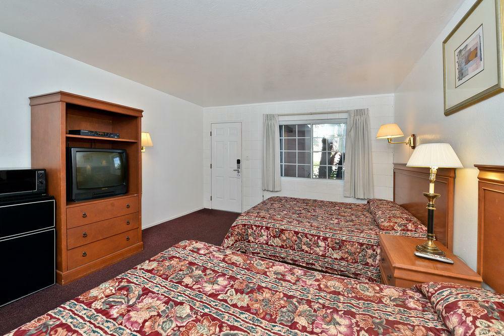 Rodeway Inn Near University-Gateway To Yosemite Merced Dış mekan fotoğraf
