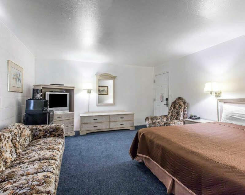 Rodeway Inn Near University-Gateway To Yosemite Merced Dış mekan fotoğraf
